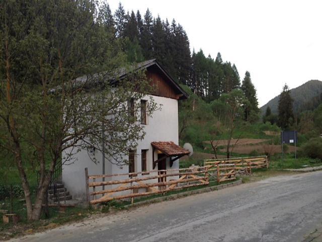 Къща Край Реката - Триград Luaran gambar