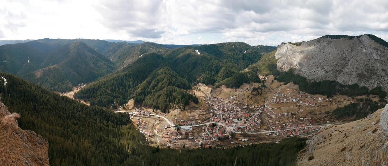 Къща Край Реката - Триград Luaran gambar